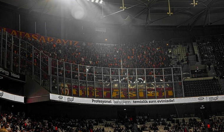 Galatasaray taraftarından 'Emniyet dışarı' tezahüratı!