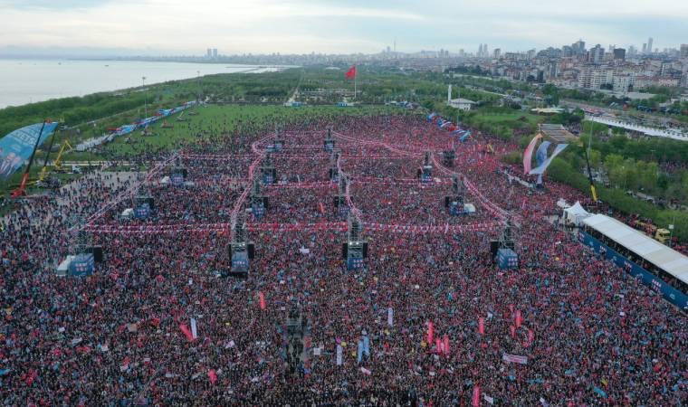 ‘Umutsuzluğa kapılırsan bu kalabalığı anımsa’