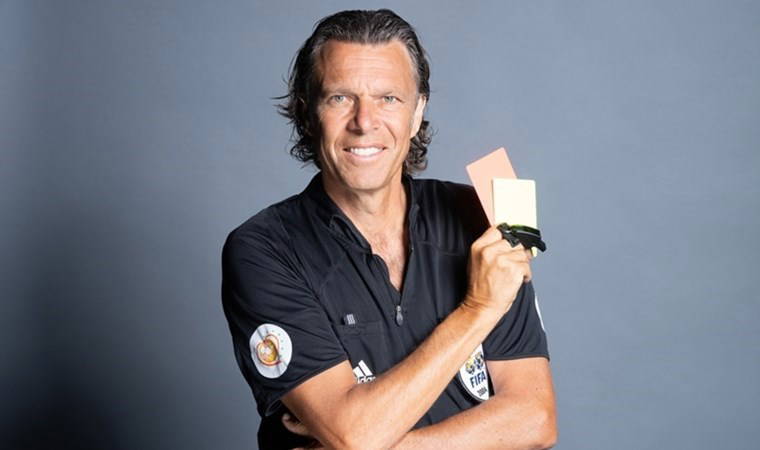 Urs Meier'in derbi yorumları: 'Kırmızı kart verilmeliydi'