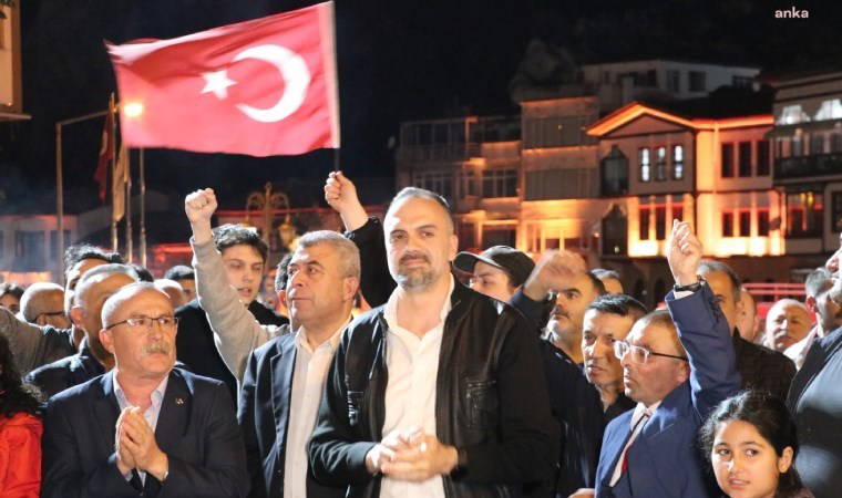 Amasya'da 'İmamoğlu' protestosu: 'Meydanlar durmayacak!'