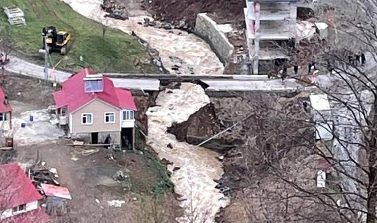 Trabzon'da heyelan: Köprü çöktü