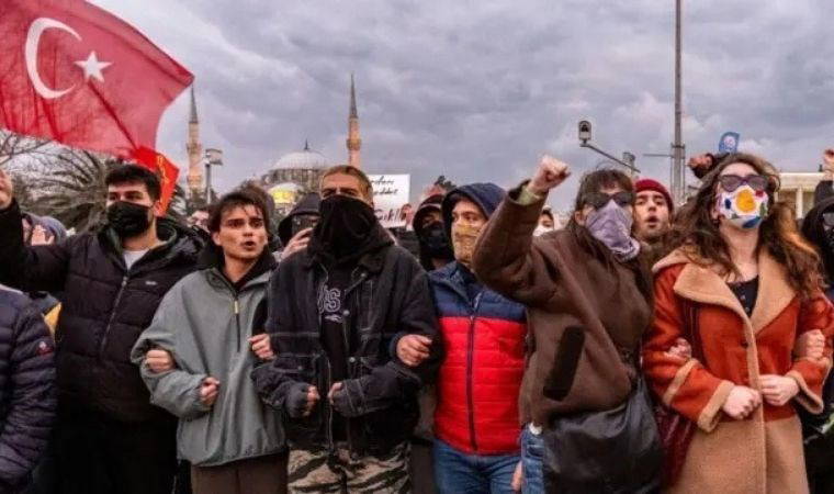 18 yaşındaki gencin mektubu sosyal medyada gündem oldu: 'Silivri soğuk falan değilmiş'