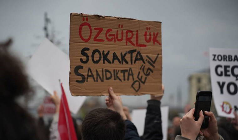 CHP’li Çakırözer’in ziyaret ettiği tutuklu öğrenciler: 'Biz yatar çıkarız, yeter ki dışarıdakiler dirensin'