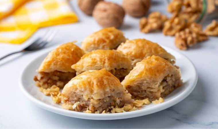 Küllerinden doğan tatlı: Bu baklavanın yapımında kül kullanılıyor