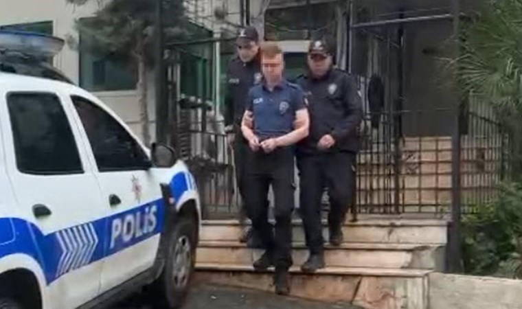 Askeri üniformayla dolandırmıştı, bu kez polis üniformasıyla yakalandı
