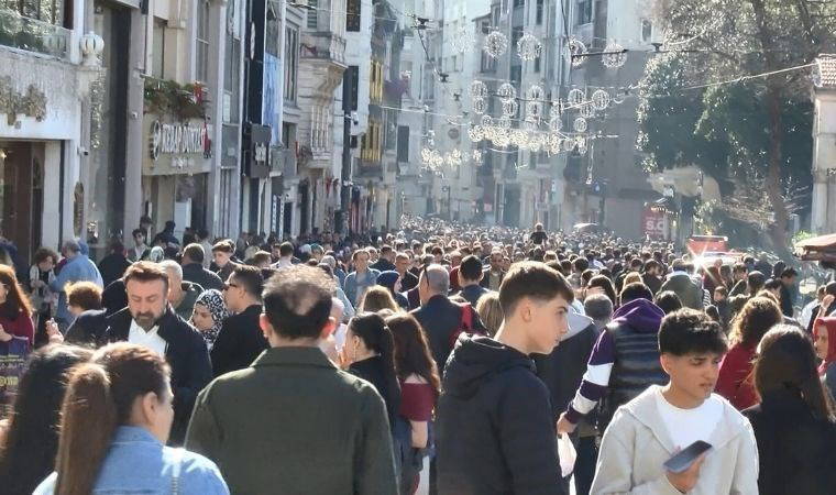 İstiklal Caddesi'ne bayram yoğunluğu