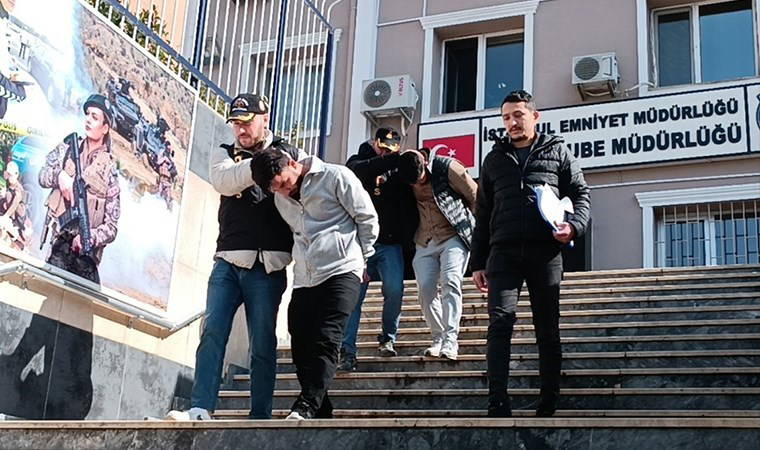 Faslı kadını 'polis' yalanıyla dolandırdılar: Güngören'de yakayı ele verdiler!
