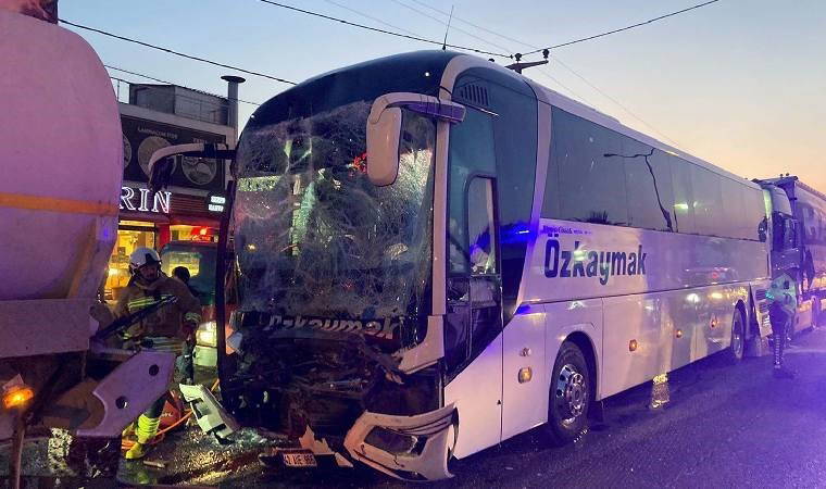 Manisa'da 4 araç birbirine girdi: Ölü ve yaralılar var!