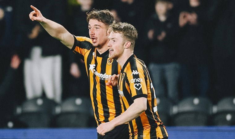 Hull City kendi evinde 3 puana uzandı!