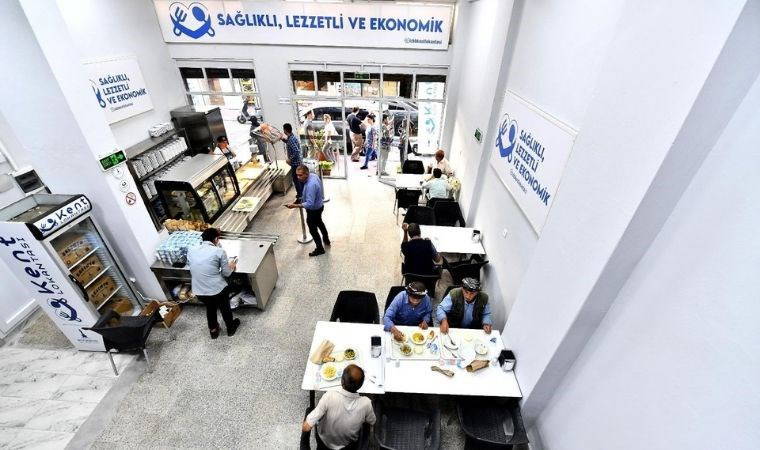 İzmir’de “Askıda Yemek” dayanışması sürüyor