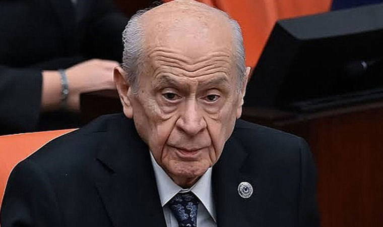 Vecdet Öz, MHP lideri Devlet Bahçeli'nin durumunu sordu: 'Bu gizemli durum daha ne kadar devam edecek?'