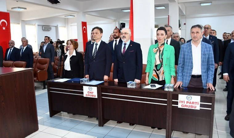 Karadeniz Ereğli Belediyesi'nde 'satış' krizi: 7 meclis üyesi CHP'den istifa etti