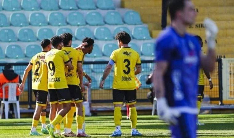 İstanbulspor, Sakaryaspor'u rahat geçti!