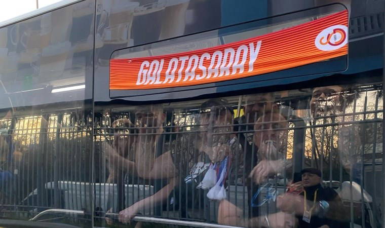 Rangers taraftarları stada Galatasaray atkısı açarak geldi!