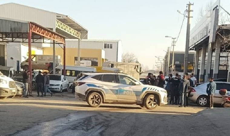 Sanayi sitesinde iki grup birbirine girdi!