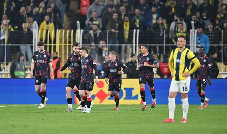 Fenerbahçe'nin mağlubiyeti Ada basınında! 'Ferguson, Mourinho'yu alt etti!'