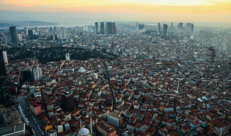 İstanbul'a 'deprem' uyarısı... Kara listeye giren 300 bin bina belli oldu: 'Nüfusun yarısı etkilenecek...'