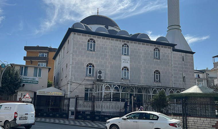 Darıca'da sır olay: Cami tuvaletinde silahla vurulmuş halde bulundu