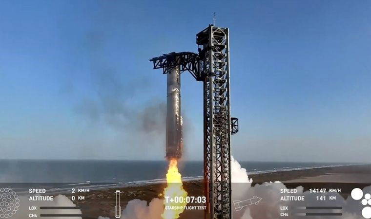 Starship roketi 8'inci test uçuşunda da parçalandı