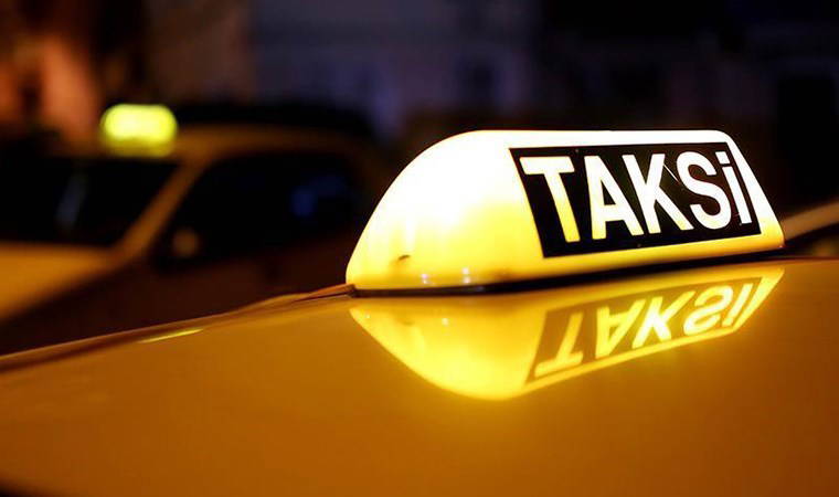 Çalışma ruhsatı askıya alındı: İstanbul'da yolcusundan fazla para alan taksiciye ceza