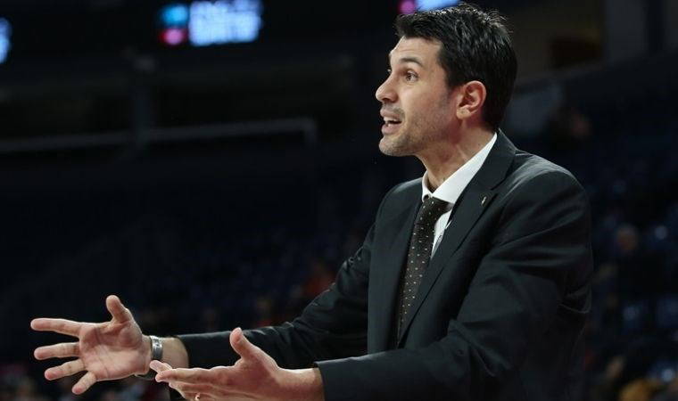 Anadolu Efes, Cenk Akyol'u Genç Takım antrenörlüğüne getirdi