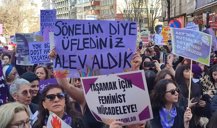 Ankara'da kadınların 8 Mart eylemine polis müdahalesi