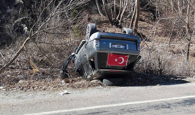 Direksiyon hakimiyetini kaybetti... Adana'da otomobil takla attı: Çok sayıda yaralı!