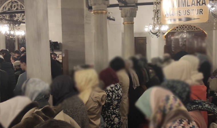 Üsküdar'da kadın ve erkeğin yan yana teravih kıldığı görüntülerle ilgili inceleme