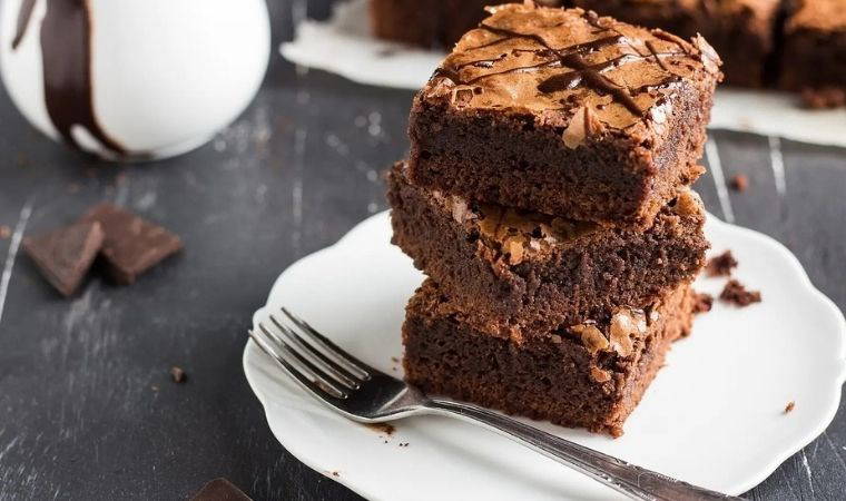 Hem hafif hem lezzetli: Çikolatalı unsuz kek tarifi