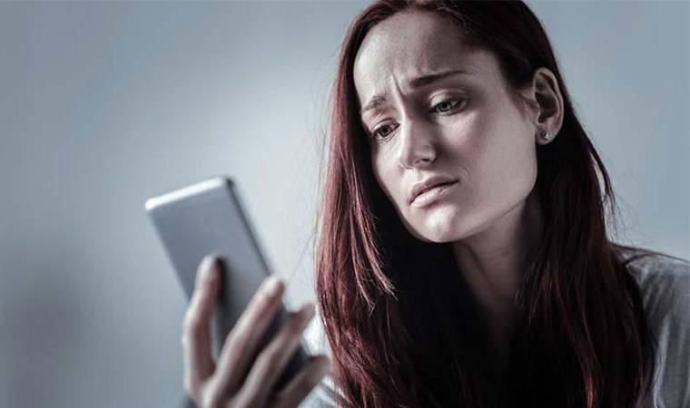 Elinden telefon düşmeyen 5 burç: Bu burçlar telefonsuz 1 dakika dahi geçirmeye tahammül edemiyor...