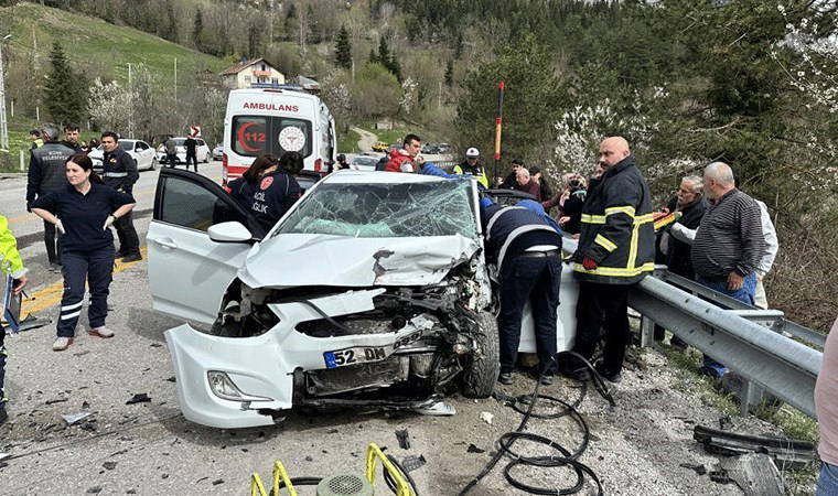Yer Kastamonu... İki otomobil çarpıştı: Çok sayıda ölü ve yaralı var!