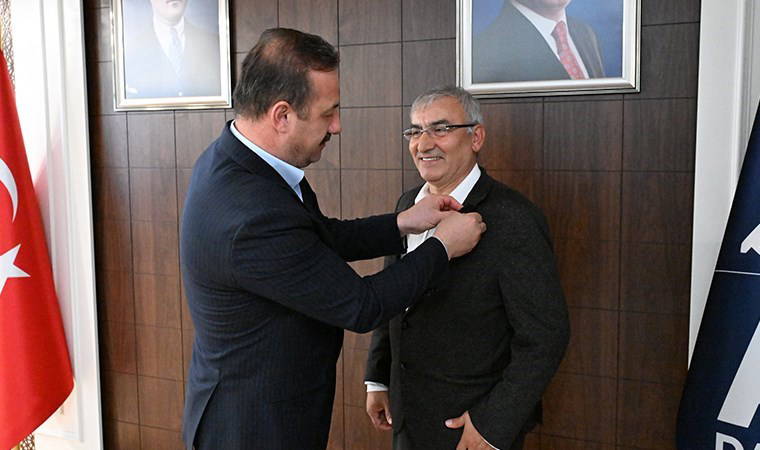Önceki dönem İYİ Partili Milletvekili Ayhan Altıntaş Anahtar Parti'ye katıldı