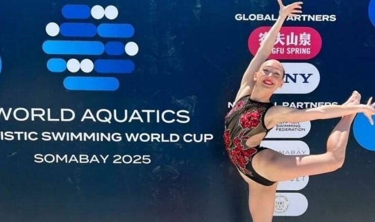 Fenerbahçe'nin milli yüzücüsü Ece Üngör'den tarihi başarı!