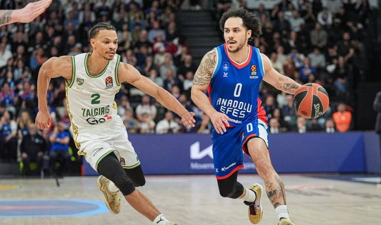 Anadolu Efes, Zalgiris'i devirdi: Play off biletini kaptı