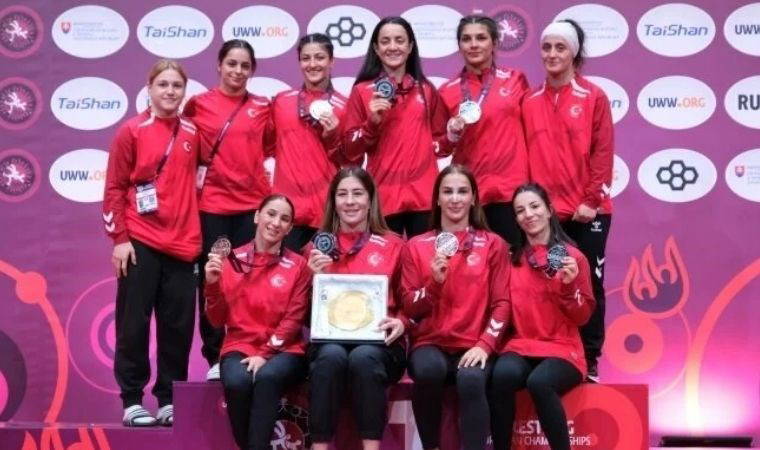 Kadın Güreş Milli Takımı Avrupa Şampiyonası'nda ikinci oldu