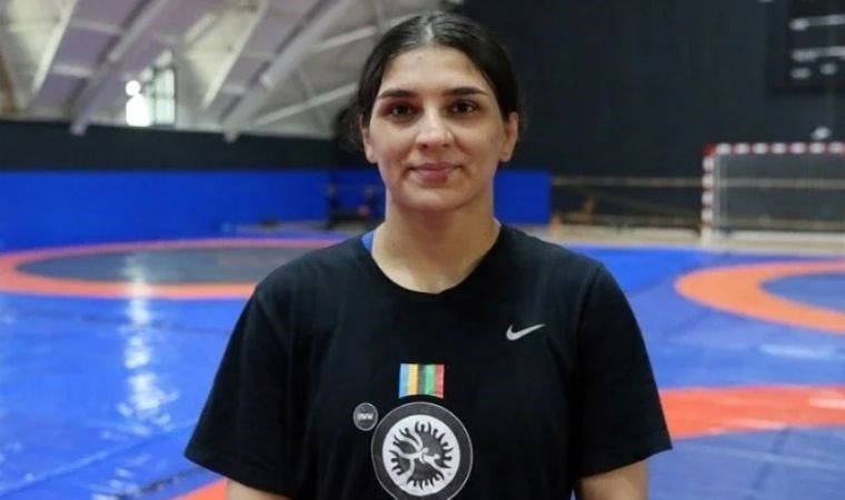 Milli güreşçi Nesrin Baş, gümüş madalya aldı
