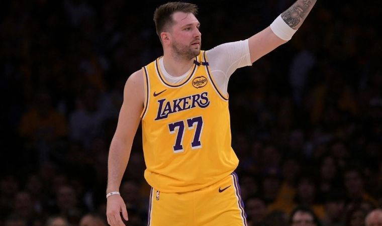 NBA'de Lakers, Doncic'in 39 sayılık performansıyla Rockets'ı farklı yendi