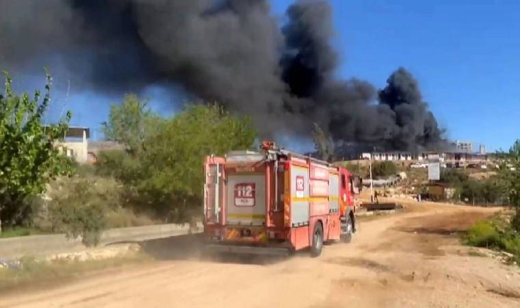 Adana işçilerin kaldığı yatakhanede yangın çıktı!