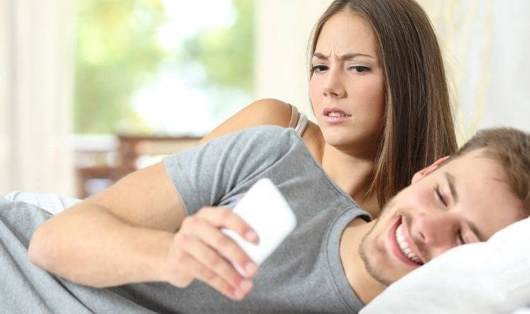 Kocasını kıskanmakta kendini engelleyemeyen 3 kadın burcu: Bu burçların kıskançlık damarları hep açık