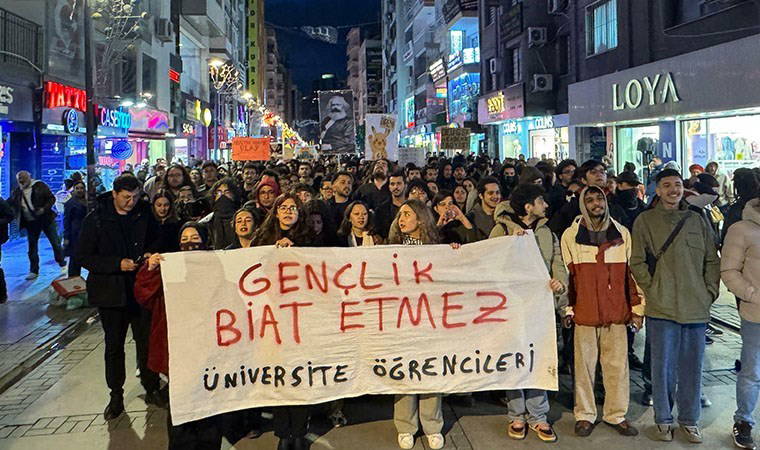 İzmir'de öğrenciler protestolara devam ediyor