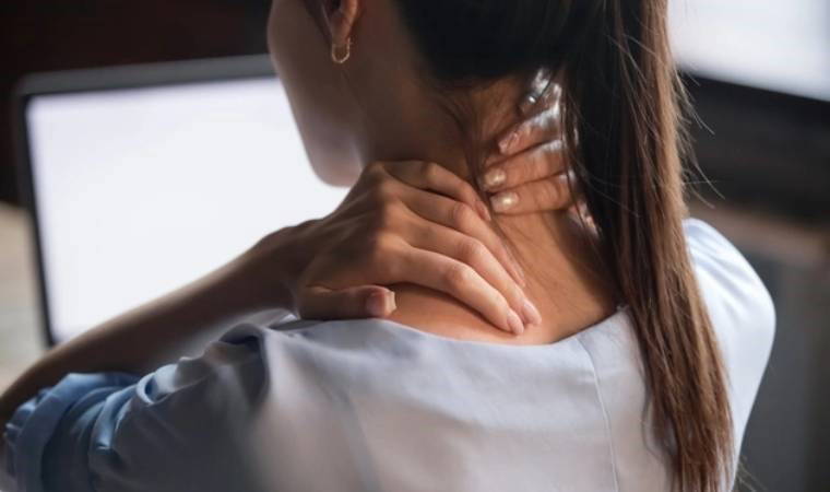 Kötü duruş, boyun düzleşmesine kapı açıyor