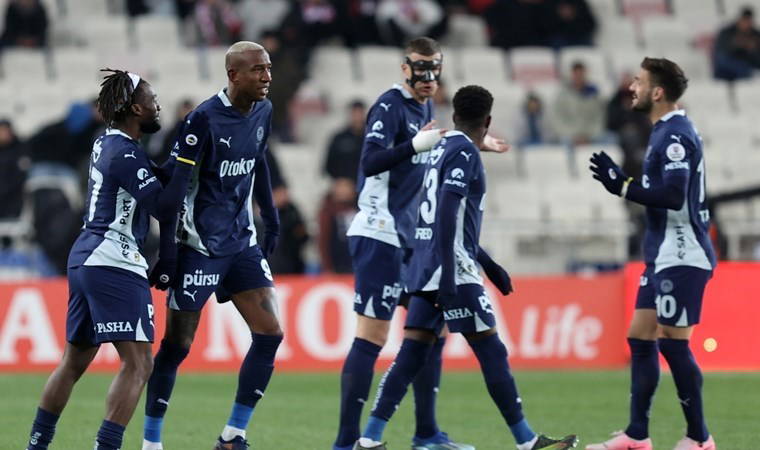 Zorlu deplasmanda hata yapmadı... Fenerbahçe, Sivas'ta yıldızlarıyla kazandı! Sivasspor 1-3 Fenerbahçe