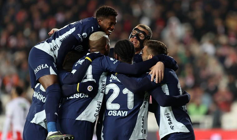 Spor yazarları Sivasspor - Fenerbahçe maçını yorumladı: 'Ağır çekim bir galibiyet aldı'