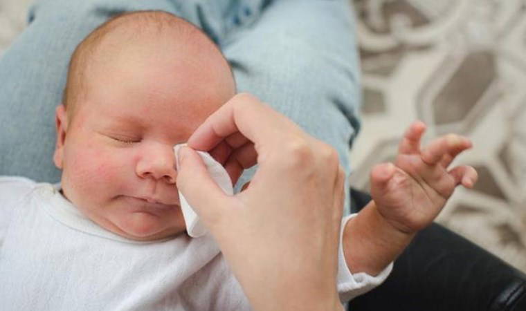 Ekonomik kriz aile kurmayı zorlaştırıyor: Bebek bakıcısı fiyatları cep yakıyor!