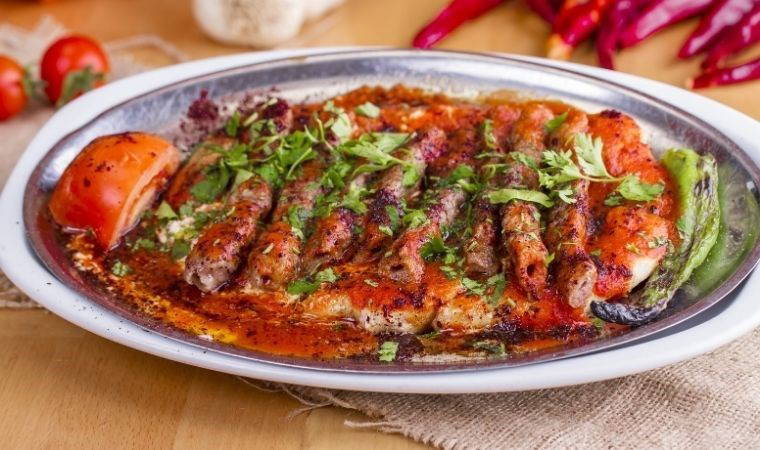 Dünyanın en iyi lezzetleri arasına girdi: Tire şiş köfte tarifi