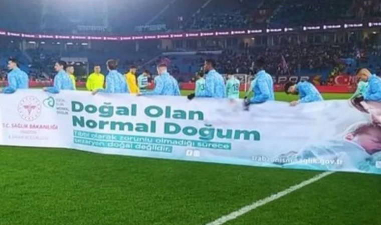 Türkiye Psikiyatri Derneği'nden 'pankart' tepkisi: 'Sezaryen doğumu damgalayan ataerkil zihniyetin ürünü'