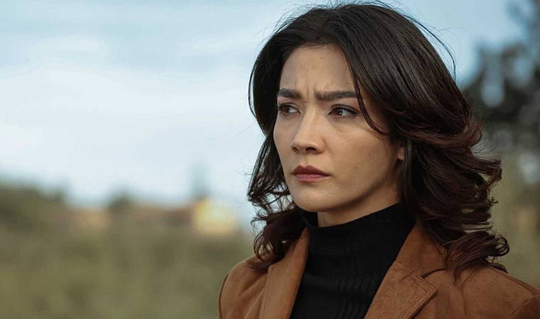 Aybüke Pusat'ın tiyatro oyunu da iptal edildi