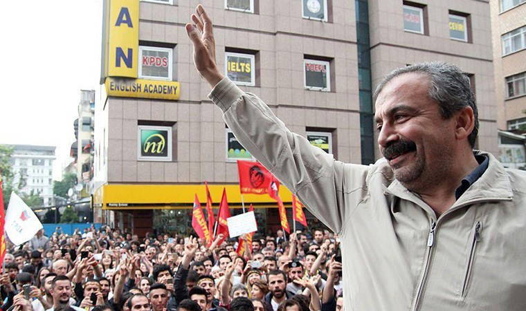 Sırrı Süreyya Önder kimdir?