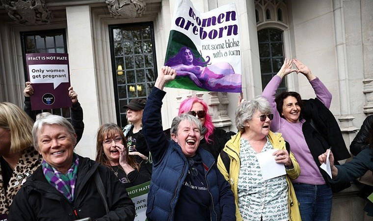 İngiltere'de Yüksek Mahkeme kararı: Kadının yasal tanımı biyolojik cinsiyete dayanır