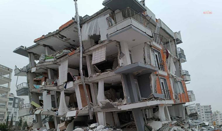 Depremde 12 kişinin yaşamını yitirdiği Burak Yapı Sitesi'ne ilişkin 5 kamu görevlisi hakkında dava açıldı